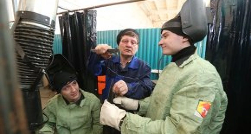Фото к статье: В регионе заработала программа по трудоустройству молодежи