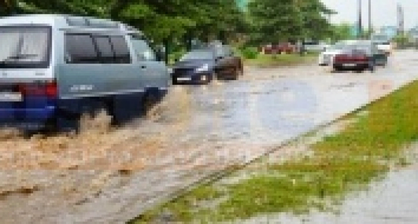 Фото к статье: Спасатели МЧС Приангарья продолжают работать на Дальнем Востоке