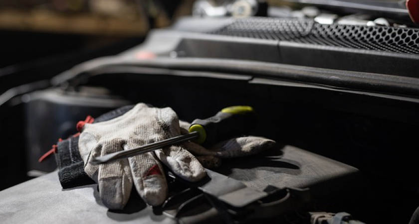 Усольчанин лишился аккумулятора и капота, не поставив машину на сигнализацию