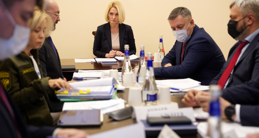 Зампредседателя Правительства РФ Виктория Абрамченко в Иркутске провела совещание по защите озера Байкал