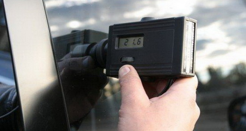 На двое суток арестовали иркутянина за чрезмерную тонировку стекол в машине