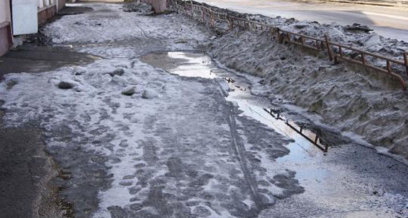 Усольский таксист напал на пешеходов