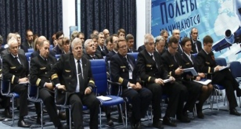 Фото к статье: Программу развития аэропорта Иркутска разрабатывают в региональном правительстве