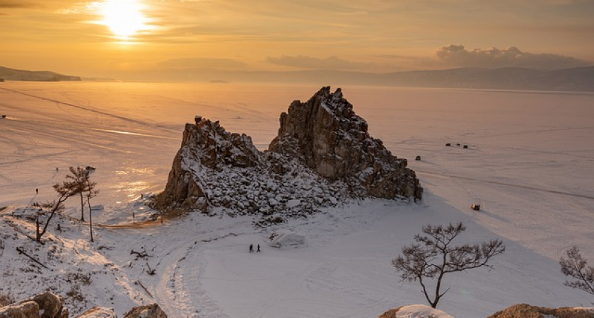 На Байкале закрыли туристический маршрут «Камень Черского»