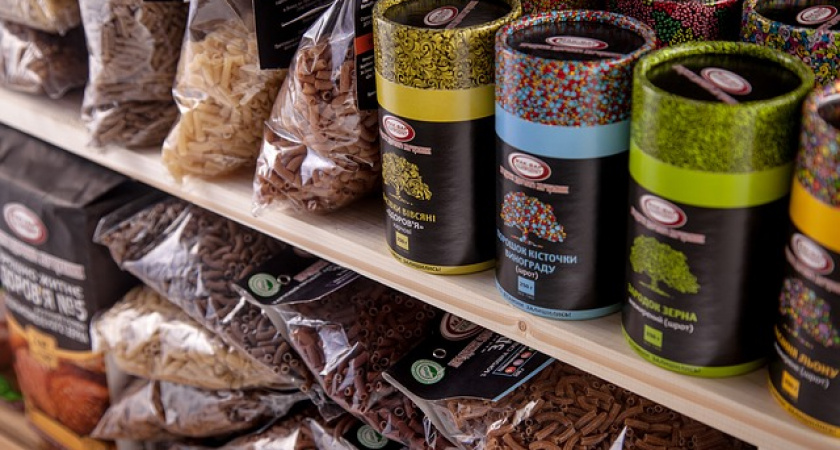 Названы 3 продукта, которые стали чаще покупать перед Новым годом