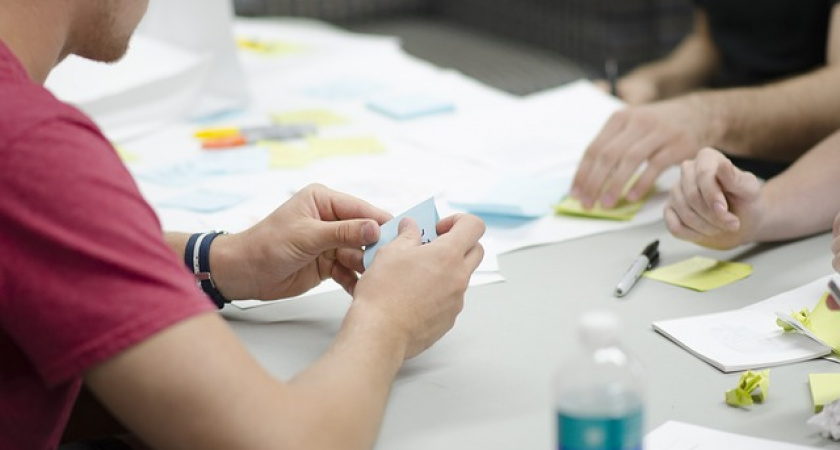 Россиянам начали выдавать бумажные сертификаты о вакцинации в МФЦ