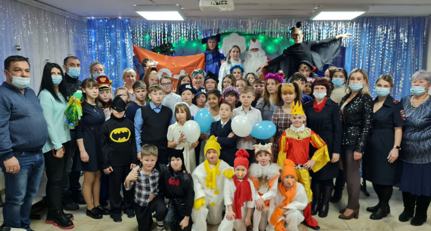 Сотрудники линейного пункта полиции ст. Усолье-Сибирское поздравили воспитанников социально-реабилитационного центра 