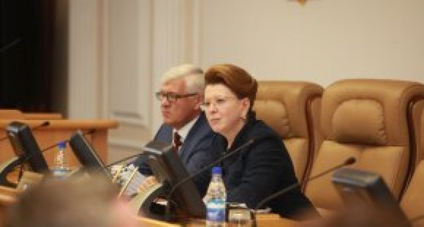 Областной парламент приступил к работе