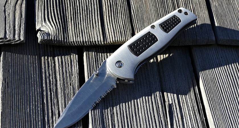 48-летний пьяный усольчанин напал с ножом на подростка