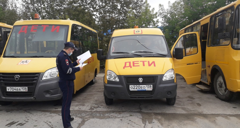 Усольские сотрудники ГИБДД провели проверку школьных автобусов
