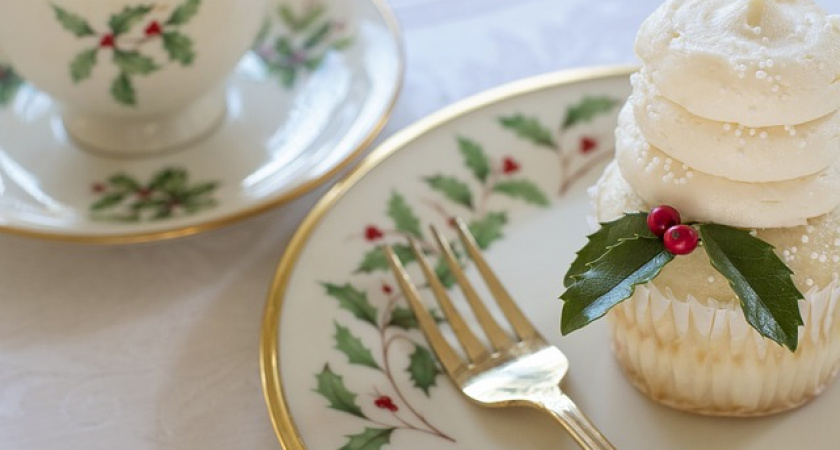 Диетолог объяснила, почему мясо и вино должны быть на столе 14 февраля