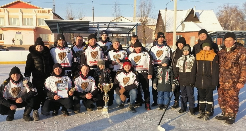 Лучшую хоккейную команду определили в Усольском районе