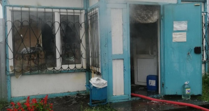 В Усольском районе загорелся павильон