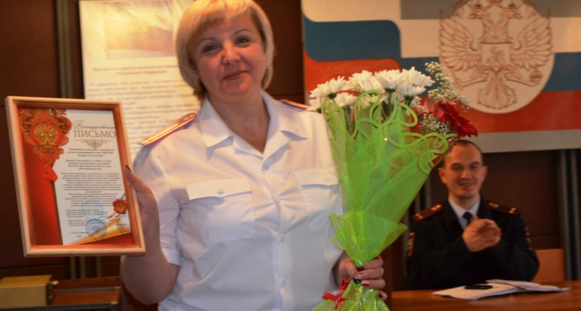 В Усолье-Сибирском инспекторы ОДН приняли поздравления в честь 80-летния со дня создания службы
