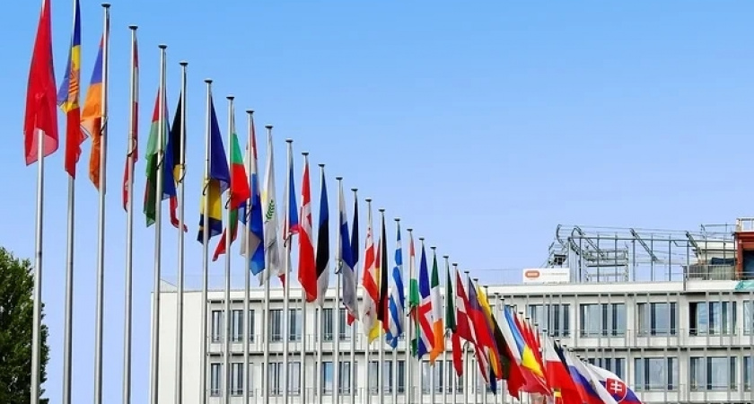 Законопроект о мерах против недружественных стран внесли в Госдуму