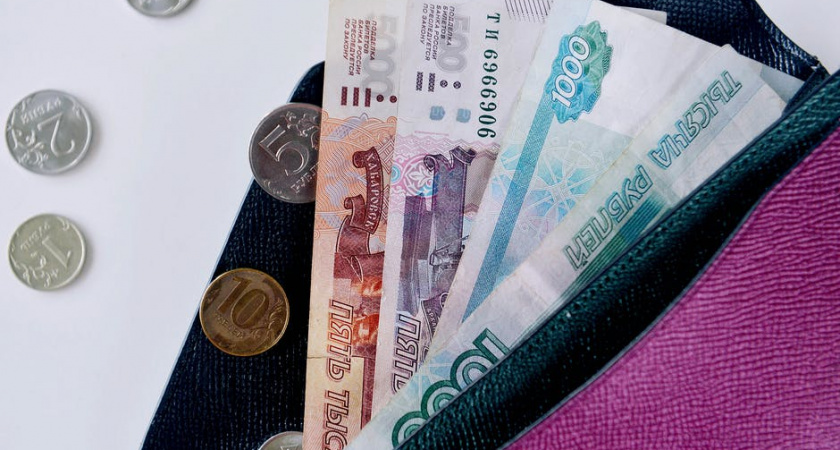 Россиянам начали перечислять выплаты на школьников