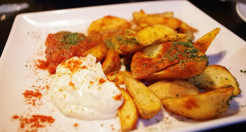 Диетолог назвала способ снизить калорийность блюд с майонезом