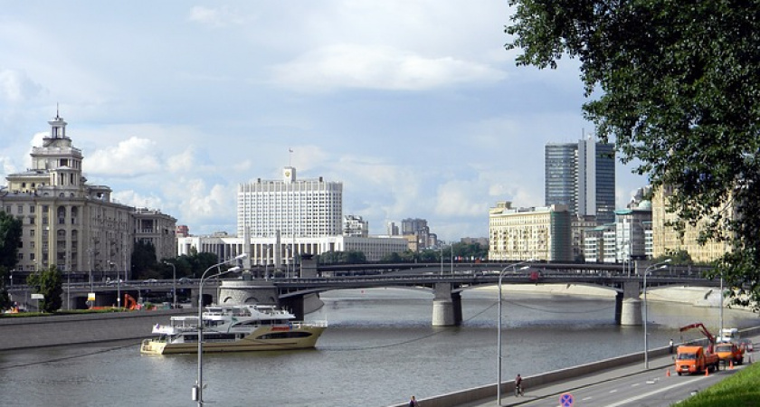 Володин анонсировал консультации фракций Госдумы по признанию независимости ЛДНР