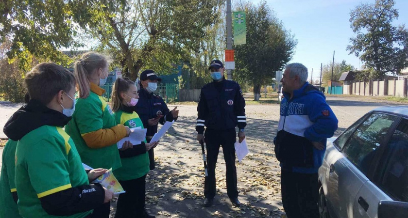 Усольские сотрудники ГИБДД продолжают проводить мероприятия по профилактике ДТП с детьми