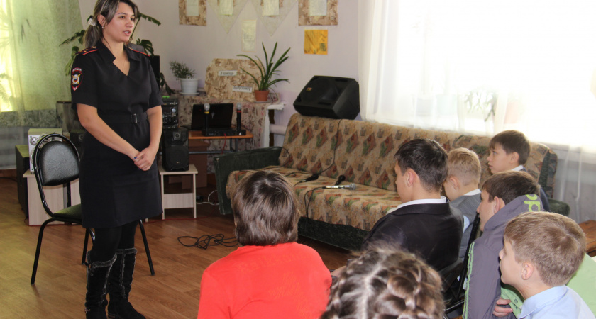 Сотрудники полиции приняли участие во всероссийской акции – День правовой помощи детям