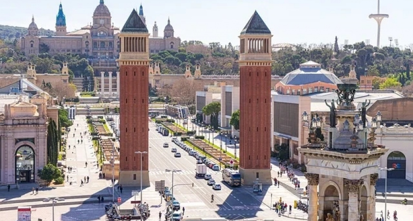 От Испании требуют убрать баннеры с упоминанием русских девушек