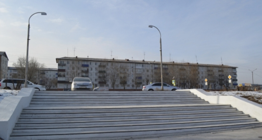 Ремонт лестничного марша у стадиона «Химик» завершен.