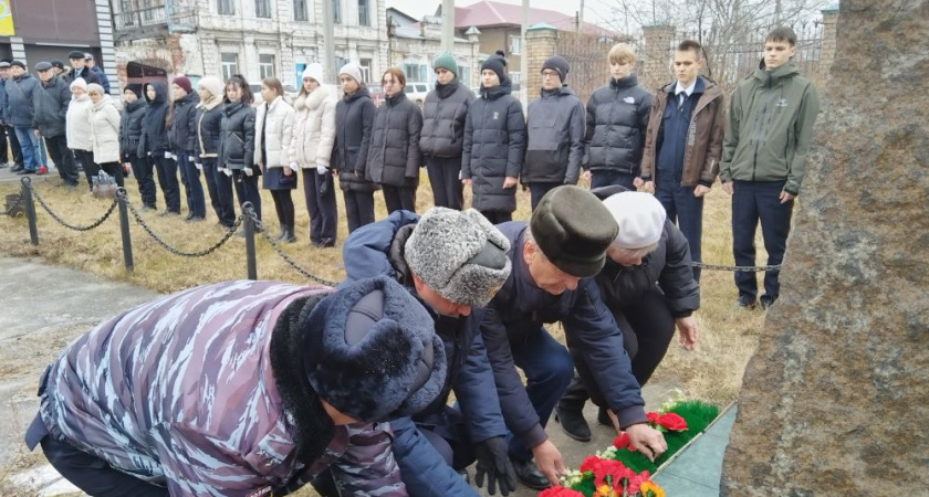 В Усолье-Сибирском почтили память сотрудников, погибших при исполнении служебного долга