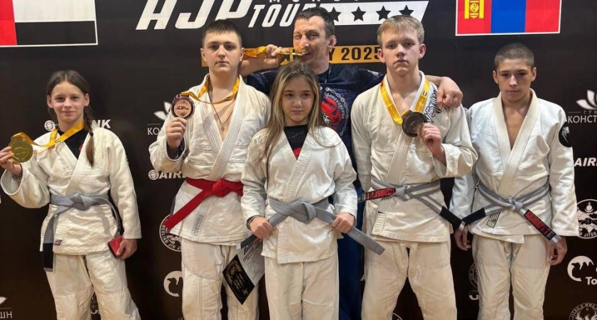 Фото к статье: Спортсмены из Усольского района победили на турнире по джиу-джитсу в Улан-Баторе