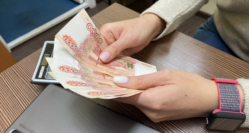 Фото к статье: Все, кто хранит купюры по 5000 рублей дома – россиян ждут неожиданные перемены с марта
