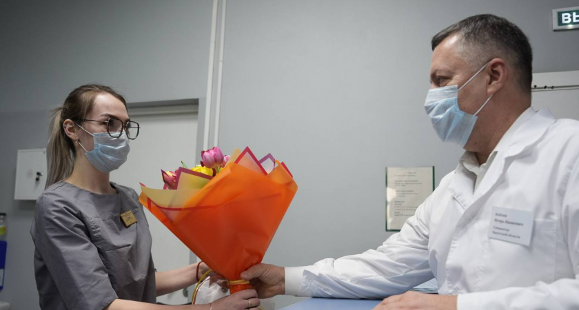 Губернатор Иркутской области поздравил женщин с 8 Марта