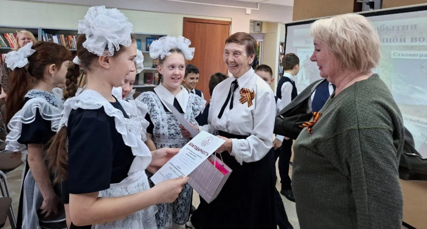 Фото к статье: В Усольской библиотеке прошла акция "День чтения вслух"