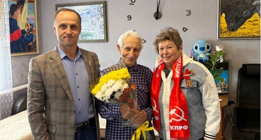 Фото к статье: Последнего участника войны в Усолье-Сибирском поздравили с годовщиной Победы