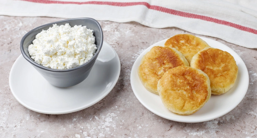 Фото к статье: Творог с картошкой — съем вместе с ложкой: рецепт вкуснейших сырников за 30 минут