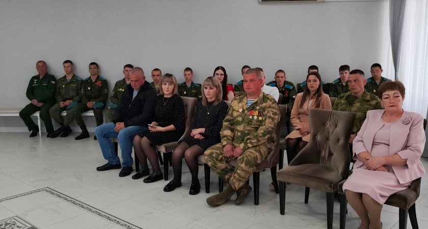 В Иркутской области чествовали многодетную семью из Усольского района