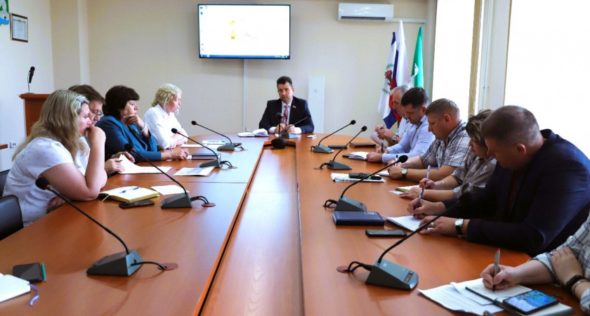 Власти Усольского района находят пути решения проблем ЖКХ и развивают инициативы жителей