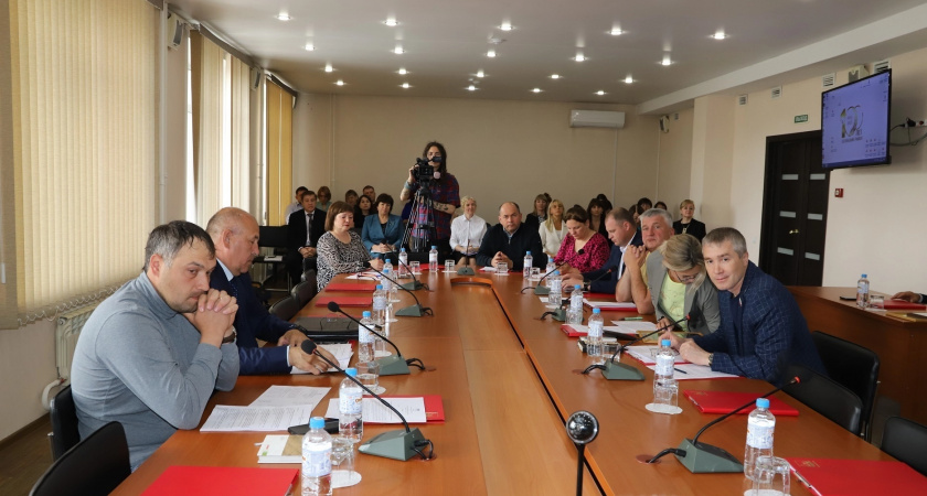 Депутаты Усольского района усиливают здравоохранение 