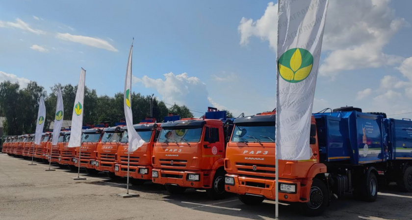 Иркутская область получила новые мусоровозы