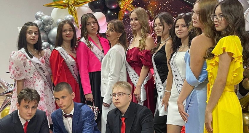 Усольский район чествует выпускников: золотые медали, напутствия и взгляд в будущее