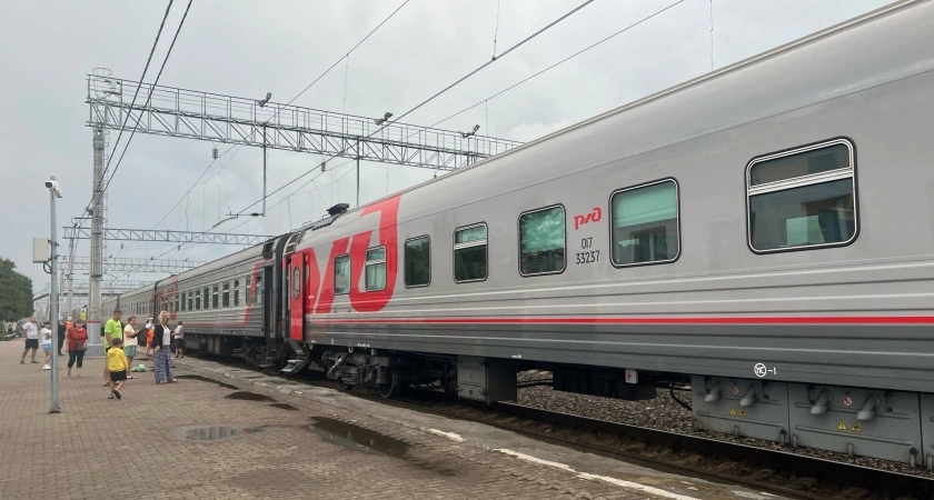 Что делать, если сосед просит уступить нижнюю полку в поезде - ответ проводника