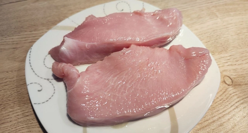 В последнее время стала чаще покупать куриное филе: готовлю из него вкуснейшее блюдо из продуктов, которые чаще всего есть в холодильнике