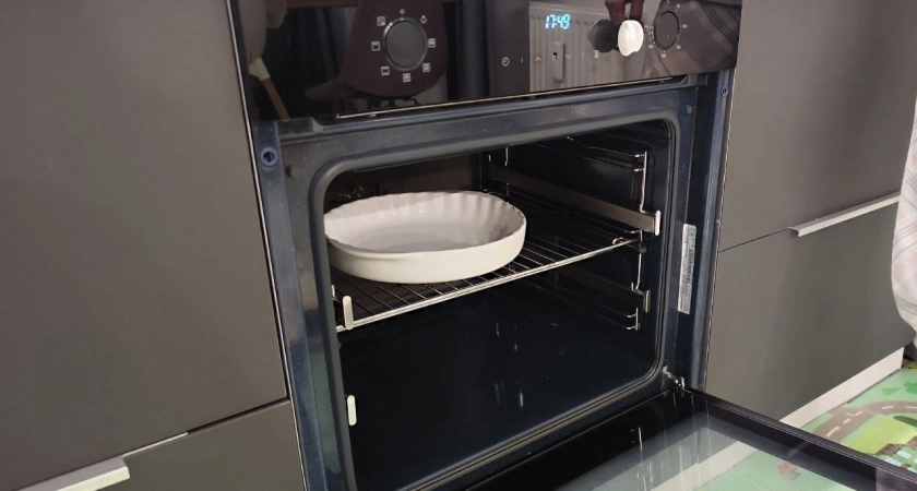 3 лимона на противень — и духовка как из магазина: сверкает чистотой без химии — секретный лайфхак