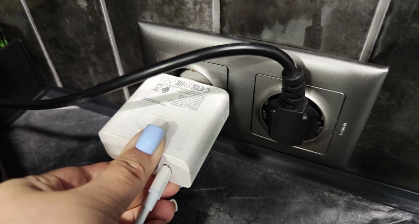 "Съедают" четверть электричества в доме — эти два прибора нужно выключать из розетки