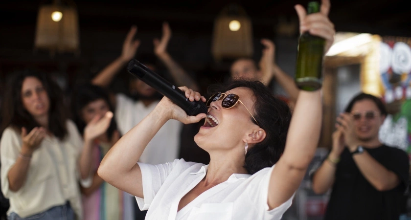 В лихие 90-е этой песни стыдились даже взрослые: а сейчас с удовольствием включают даже на утренниках в детсадах