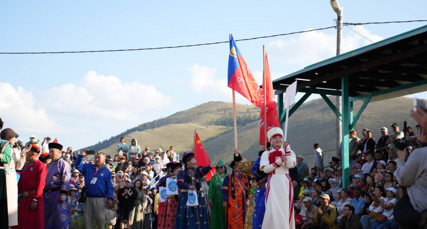 В Иркутской области "Ёрдынские игры" завершились грандиозным хороводом