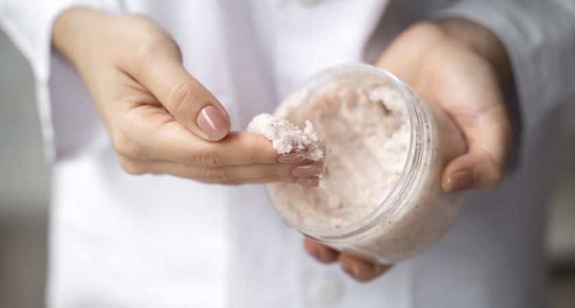 Сделала скраб для рук из обычных специй на кухне — кожа стала мягче детской, как после дорогого салона, всего за несколько минут