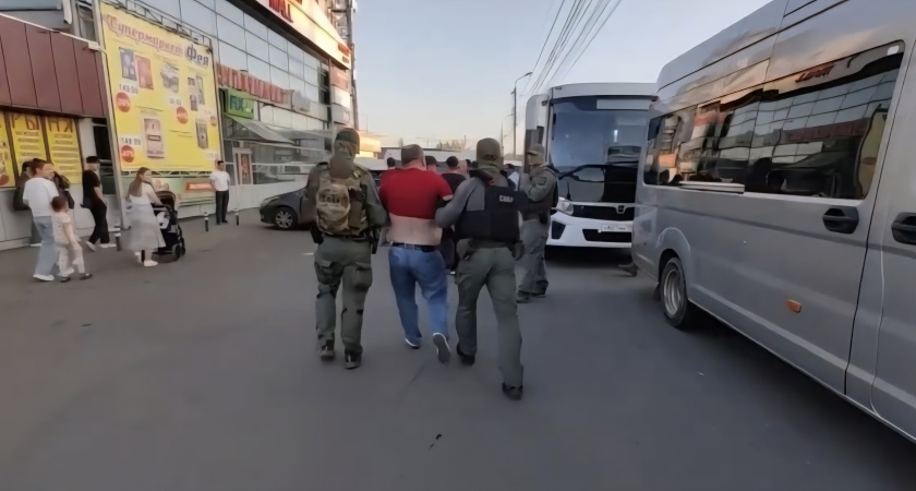 Облава на мигрантов в Иркутской области выявила десятки нарушений и криминальную символику