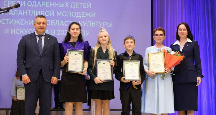 38 преподавателей получат материальное вознаграждение от главы Иркутской области