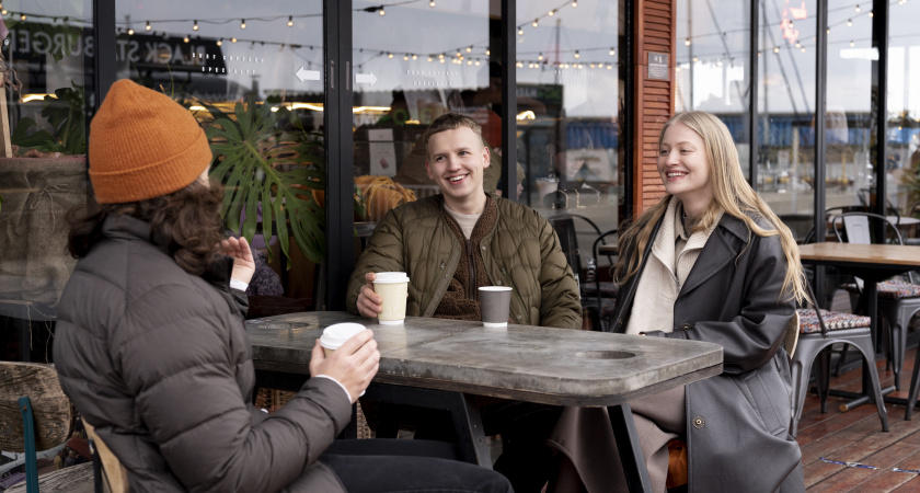 Как общаться с людьми, которые вас ни во что не ставят: 5 приёмов, помогающих сохранить достоинство