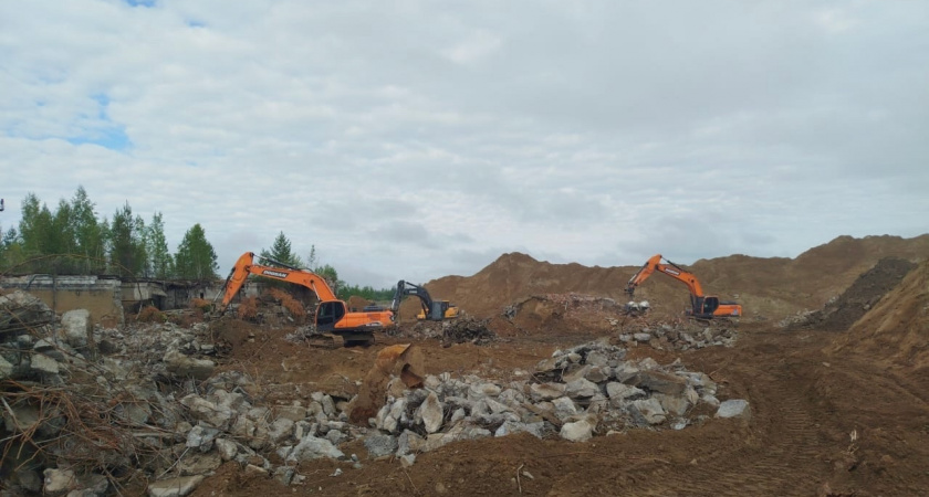 В Усолье-Сибирском продолжается операция по очистке городского предприятия