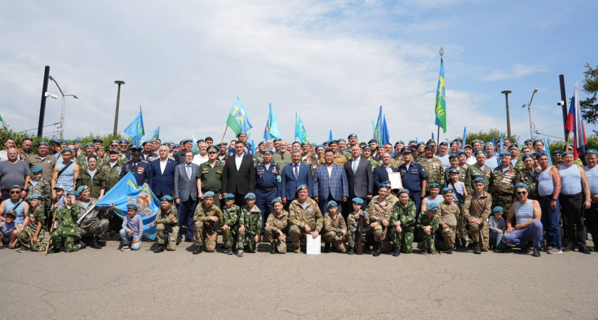 Губернатор Иркутской области поздравил жителей с 95-летием Воздушно-десантных войск